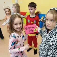 Družina - pyžamová párty
