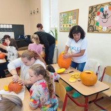 Mezigenerační dlabání dýní