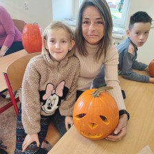 Mezigenerační dlabání dýní